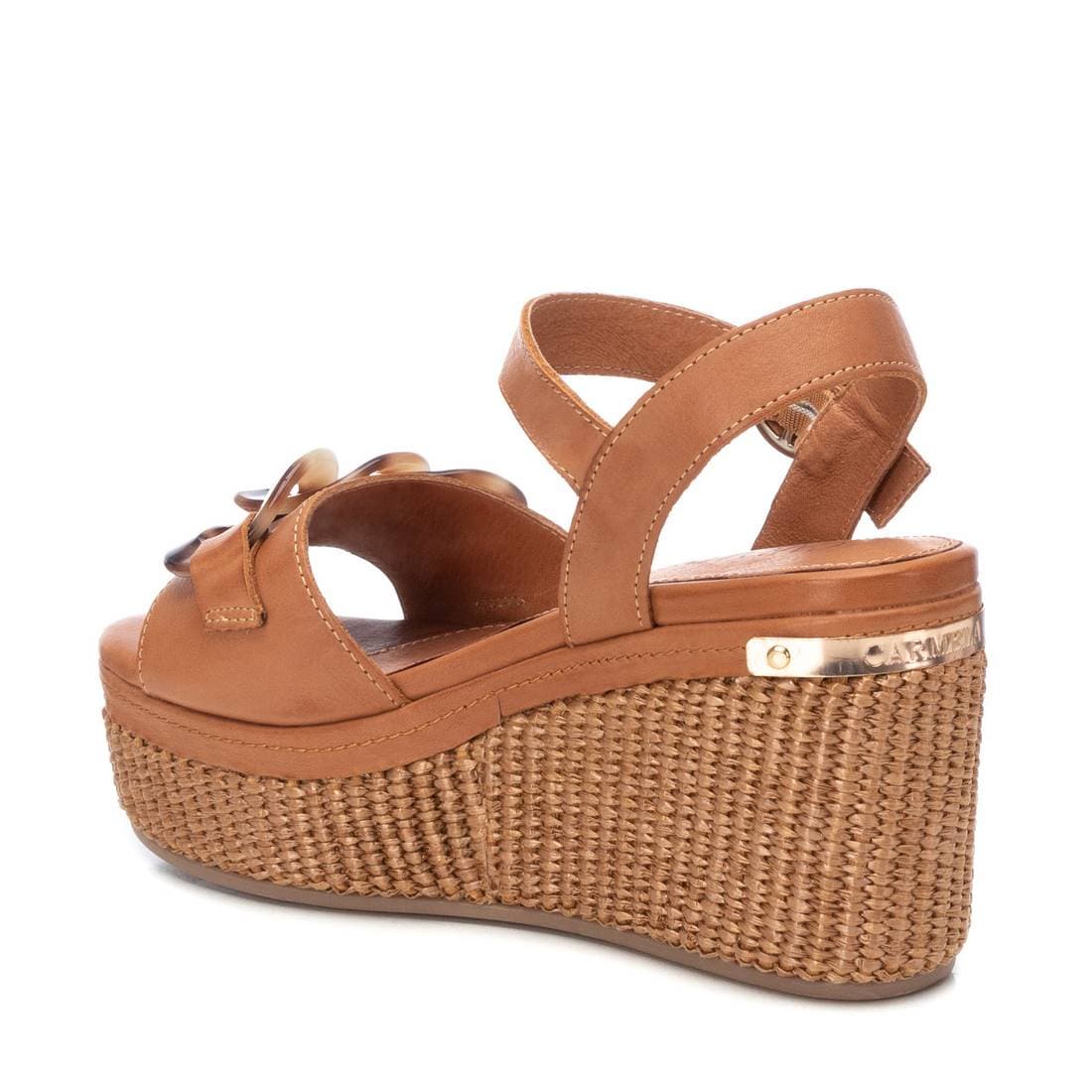 Sandalia Camel Carmela 16072401 - Imagen 4