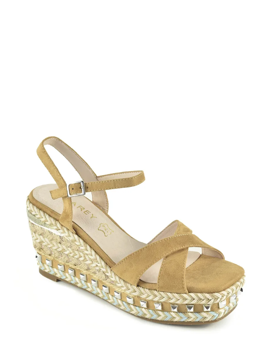 Sandalia Camel Tachas Azarey - Imagen 3