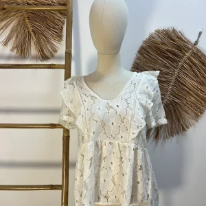 Camiseta calada flores