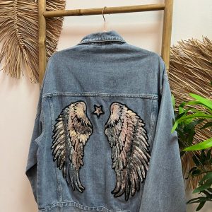 Chaqueta vaquera con estampado de Alas