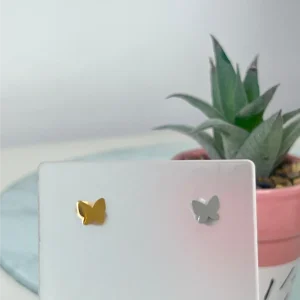 Pendiente mini mariposa