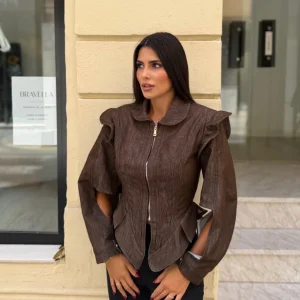 Chaqueta volantes chocolate