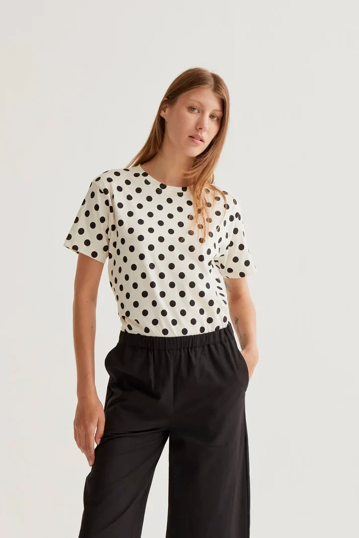 Camiseta de mujer con estampado de lunares Compañía Fantastica