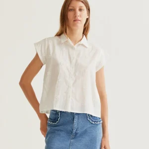 Camisa 100% algodón blanco con bordado floral Compañia
