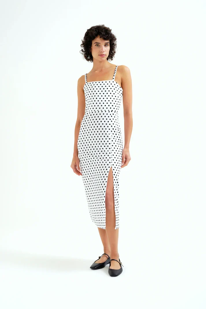 Vestido midi con estampado de puntos negro Compañía Fantástica