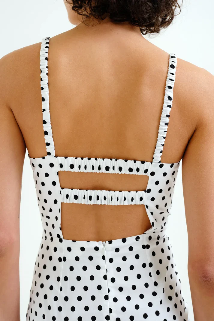 Vestido midi con estampado de puntos negro Compañía Fantástica - Imagen 4