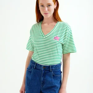 Camiseta con estampado de rayas blanco y verde Compañía Fantástica