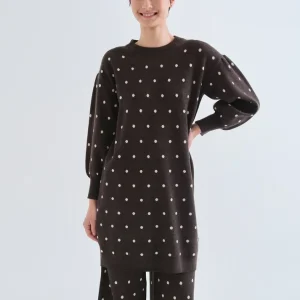 Vestido corto verde con estampado de puntos blancos pequeños Compañía Fantástica