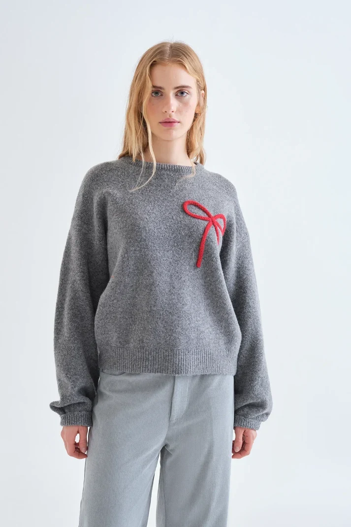 Jersey punto gris con detalle lazo rojo Compañía Fantástica