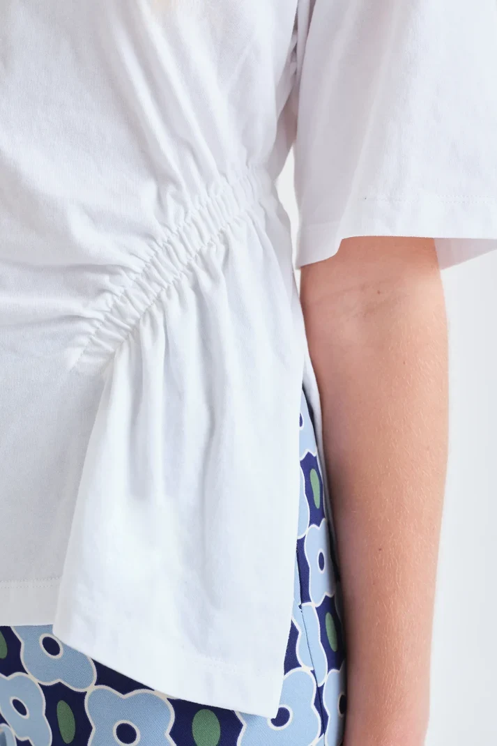 Camiseta blanca 100%algodon Compañía Fantástica - Imagen 4