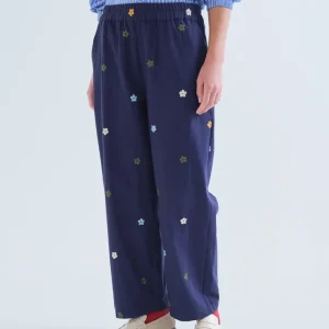 Pantalón 100% algodón azul marino con bordado de flores Compañía Fantástica