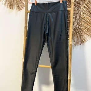 Pantalón polipiel