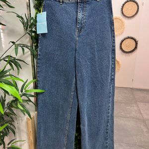 Pantalón vaquero con bordado de corazón CF