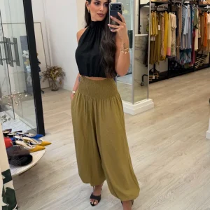 Pantalón fruncido oliva