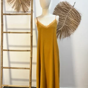Vestido tirantes mostaza