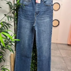 Jeans rectos detalle bajo