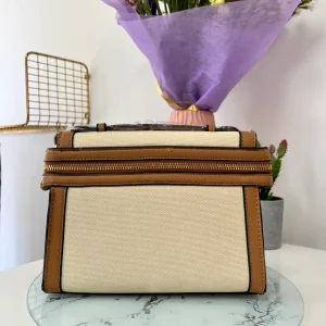Bolso marrón y beige