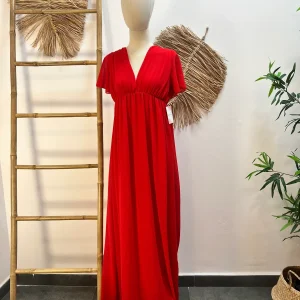 Vestido rojo con escote V