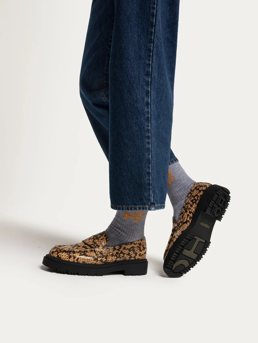 MOCASIN ANIMAL PRINT SCHOOL MARRÓN - Imagen 3