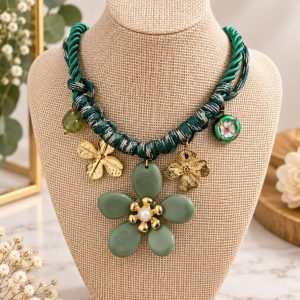 COLLAR CORDEL FLOR VERDE