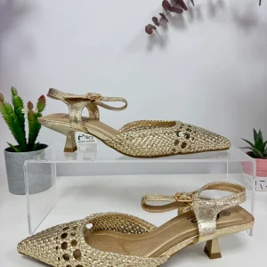 Tacon pequeño dorado trenzado