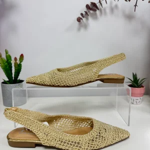 Sandalia dorada punta