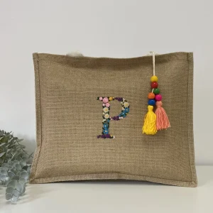Bolso rafia borla